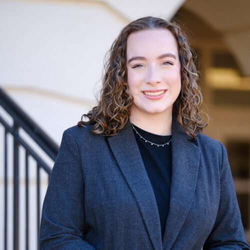 A headshot of Alyssa Thompson