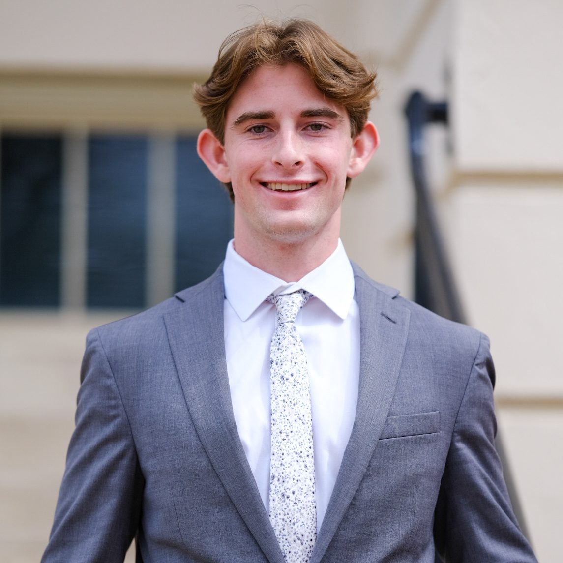 A headshot of Zachary Worchol.